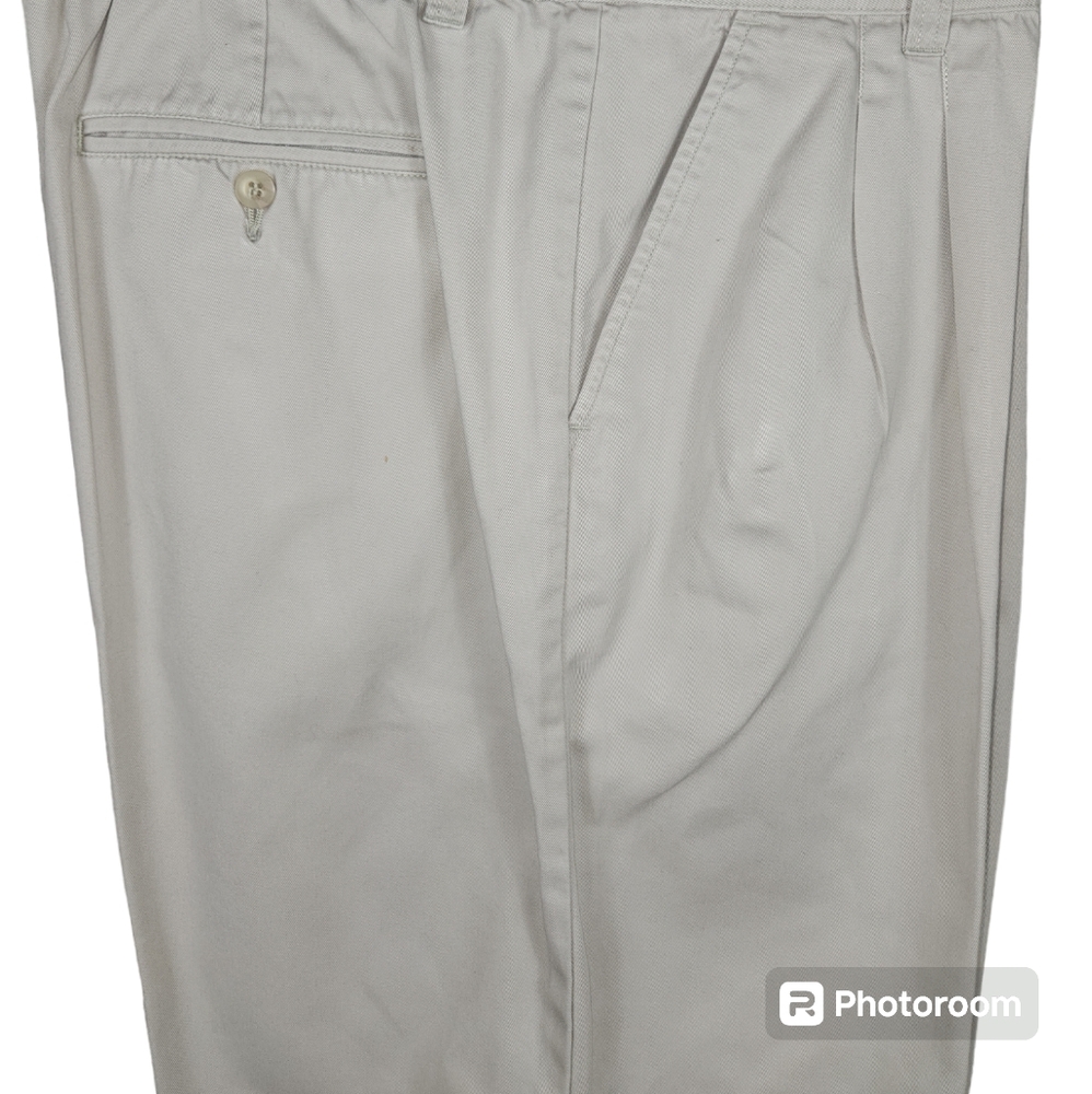 P B Basics, Women's beige shorts. In excellent condition, like new Sz 18 W.